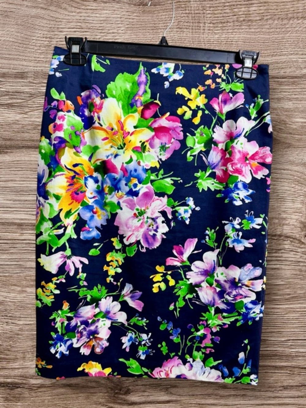 Lauren, Ralph Lauren navy blue floral pencil skirt. Size 4.